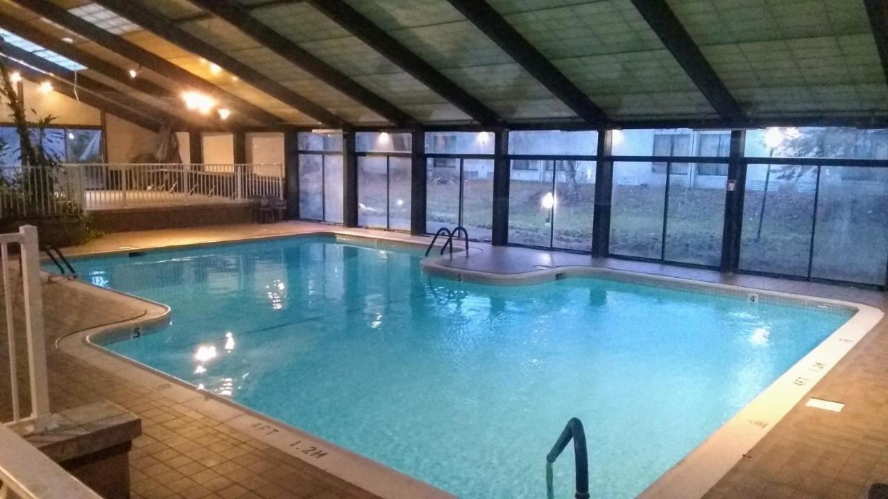 Howard Johnson By Wyndham Bartonsville/Poconos Area Exterior photo